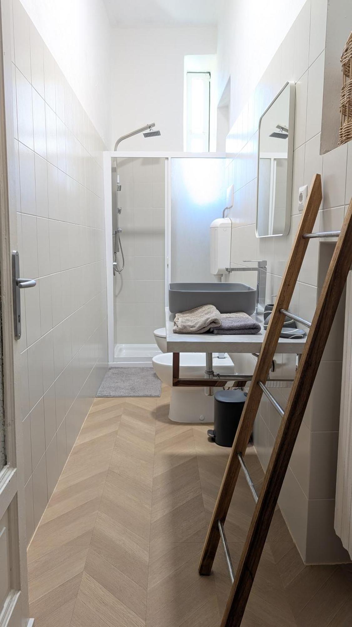 Grand Central 1845 - 2 Bedrooms Design Flat Bergamo Esterno foto
